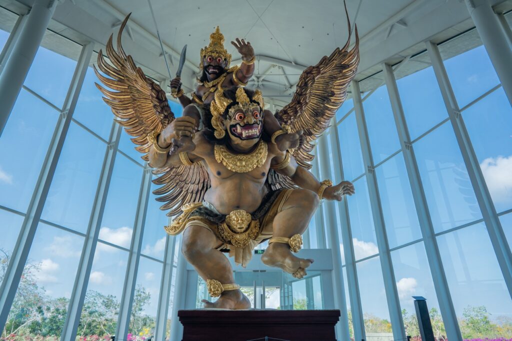 Escultura de mitología balinesa.